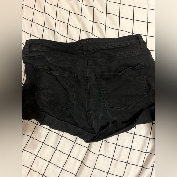 H&M Black Summer Shorts in Black, Size Women’s 6 - Picture 3 of 4